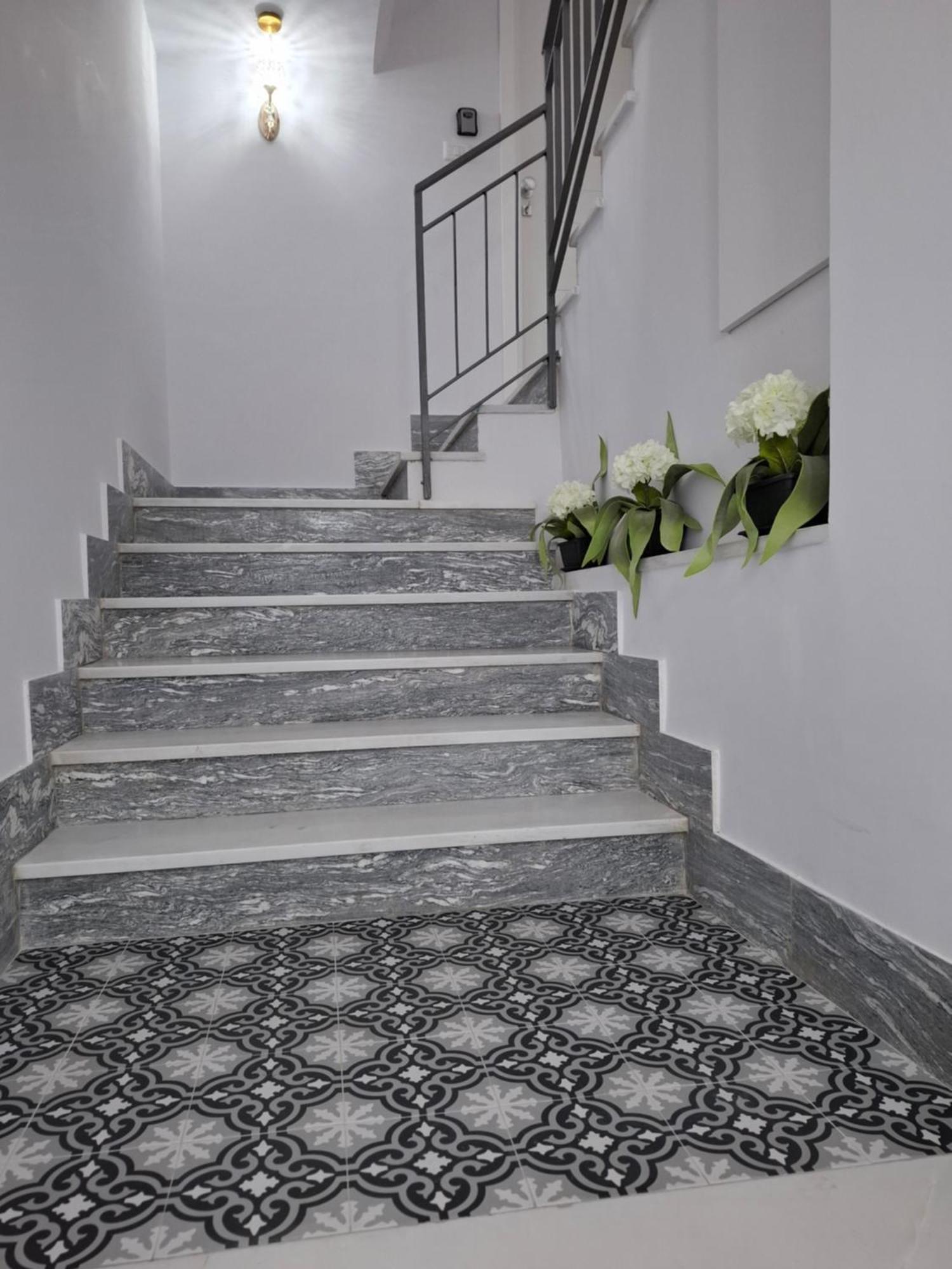 Mariam Royal Apartment & Rooms Reggio Calabria Exterior photo
