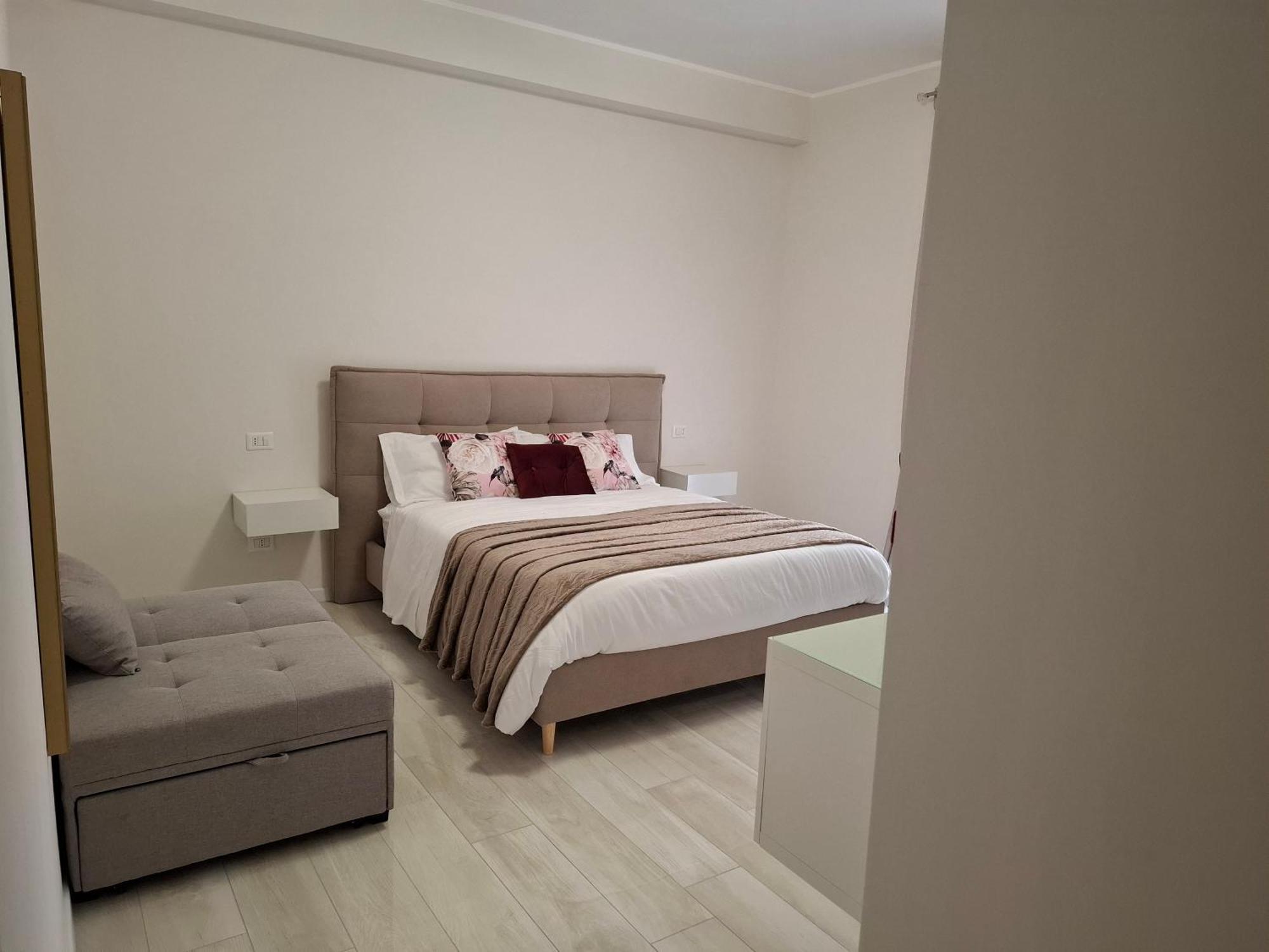 Mariam Royal Apartment & Rooms Reggio Calabria Exterior photo