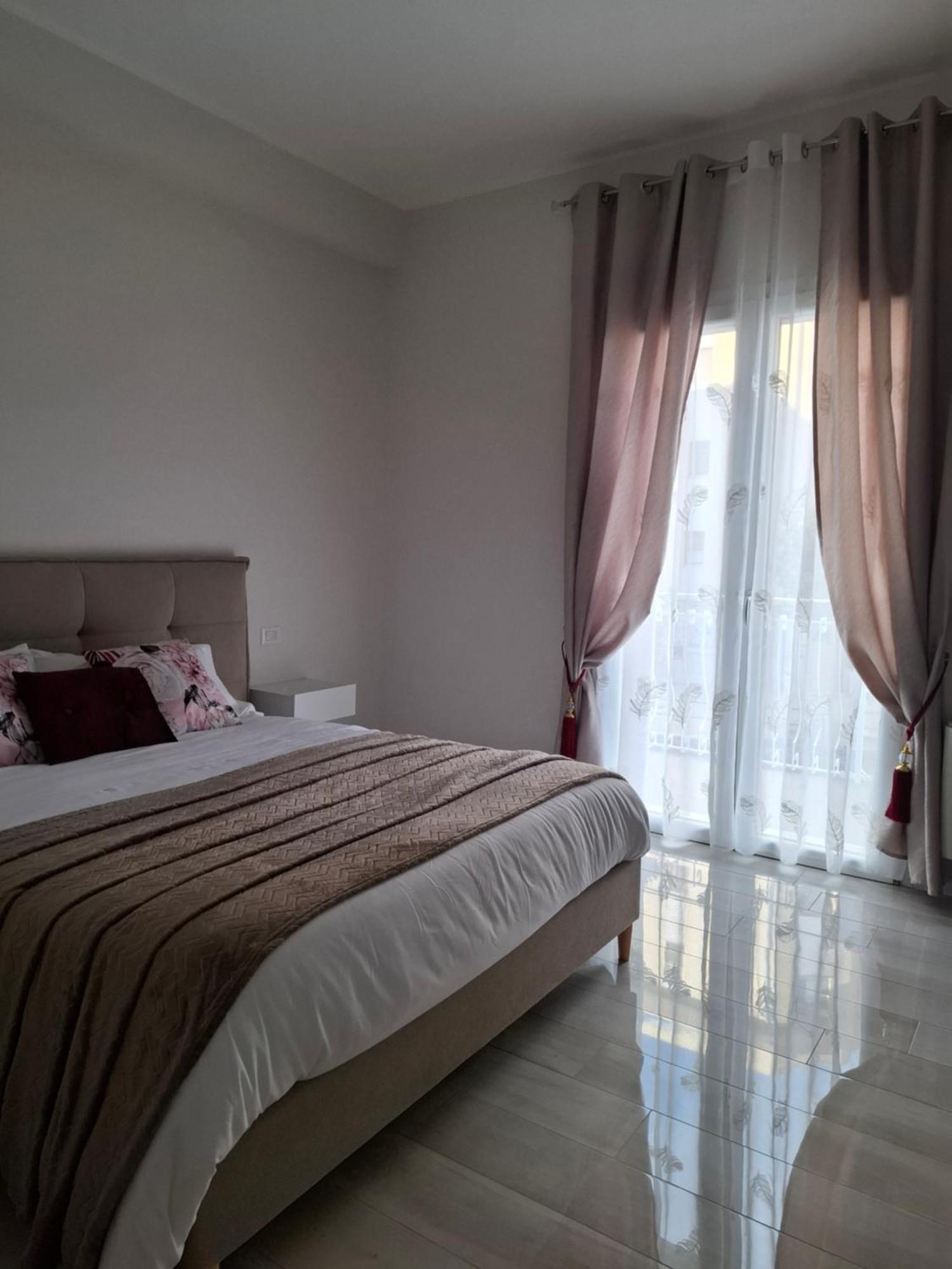 Mariam Royal Apartment & Rooms Reggio Calabria Exterior photo